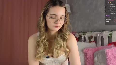 vivyboo111 online show from January 8, 7:05 pm