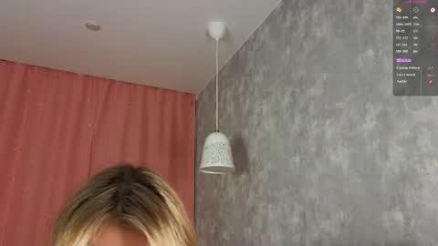 vivyboo111 online show from February 14, 8:27 pm