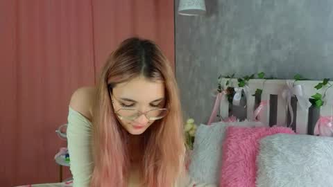 vivyboo111 online show from March 6, 8:27 pm