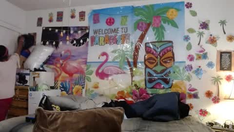 Snapshot of vixenfyre chatting on December 5, 9:39 pm Vixen Fyre online show from December 5, 9:39 pm