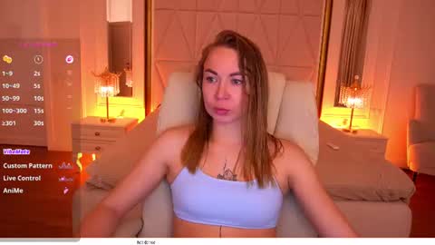 Snapshot of vixenmuse chatting on June 21, 8:11 pm Ur Lady online show from June 21, 8:11 pm
