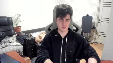 Snapshot of vlad1605 chatting on December 5, 1:58 am Martin online show from December 5, 1:58 am