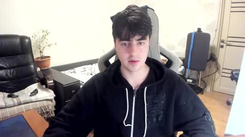 Snapshot of vlad1605 chatting on December 15, 12:15 am Martin online show from December 15, 12:15 am