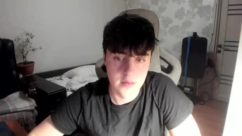 Snapshot of vlad1605 chatting on December 18, 2:50 am Martin online show from December 18, 2:50 am