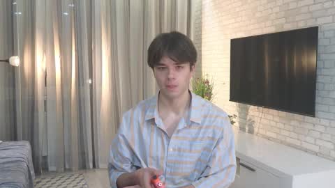 Vladaesthetics online show from December 13, 10:15 pm