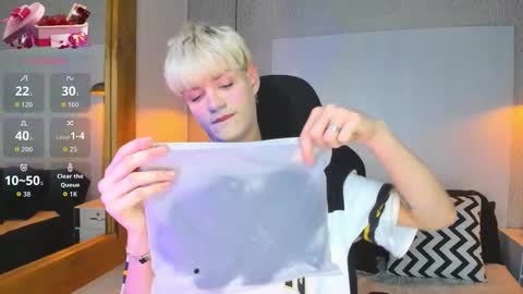 Snapshot of vladhellsing4 chatting on February 19, 2:24 pm Vlad online show from February 19, 2:24 pm