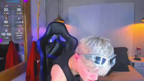 Snapshot of vladhellsing4 chatting on July 10, 2:41 pm Vlad online show from July 10, 2:41 pm