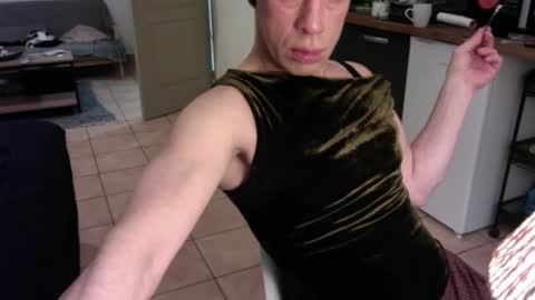 Snapshot of vladiskin chatting on January 17, 6:44 pm Violetta Elysia online show from January 17, 6:44 pm