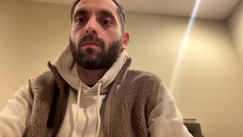 Snapshot of vnast010 chatting on December 18, 8:31 am vnast010 online show from December 18, 8:31 am