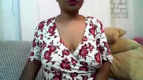 voagelle online show from January 19, 2:38 pm