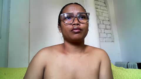 voagelle online show from January 29, 6:54 am