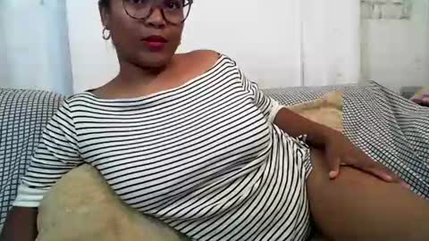 voagelle online show from February 13, 6:38 pm