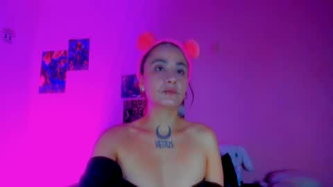 Snapshot of void_smokin chatting on June 27, 7:24 am Gabriela online show from June 27, 7:24 am