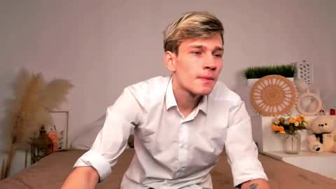 Snapshot of volan_starts chatting on February 4, 4:18 am Dan online show from February 4, 4:18 am