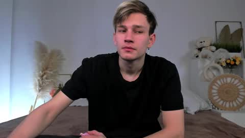 Snapshot of volan_starts chatting on February 21, 4:13 am Dan online show from February 21, 4:13 am