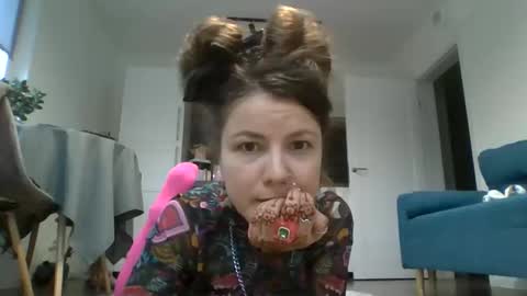 volnushka online show from November 11, 6:13 am