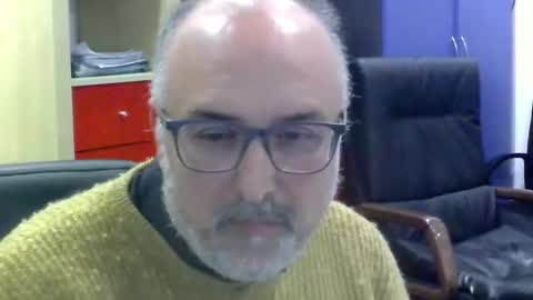 Snapshot of volpi72 chatting on December 5, 6:44 pm volpi72 online show from December 5, 6:44 pm