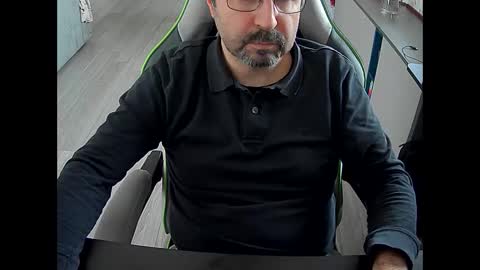 Snapshot of vonele chatting on January 8, 9:32 am Vonn online show from January 8, 9:32 am