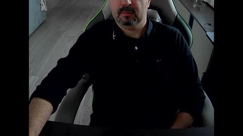 Snapshot of vonele chatting on January 9, 8:24 am Vonn online show from January 9, 8:24 am