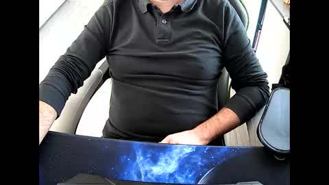 Snapshot of vonele chatting on October 16, 11:33 am Vonn online show from October 16, 11:33 am