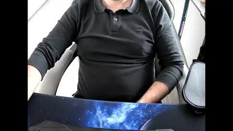 Snapshot of vonele chatting on October 17, 7:55 am Vonn online show from October 17, 7:55 am