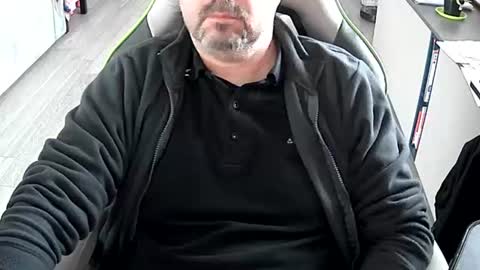 Snapshot of vonele chatting on February 2, 1:10 pm Vonn online show from February 2, 1:10 pm