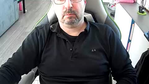 Snapshot of vonele chatting on February 24, 12:58 pm Vonn online show from February 24, 12:58 pm