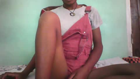 Snapshot of vounialdy chatting on February 15, 6:02 am vounialdy online show from February 15, 6:02 am