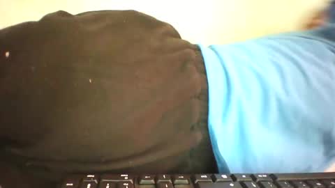 Snapshot of vounialdy chatting on March 6, 10:52 am vounialdy online show from March 6, 10:52 am