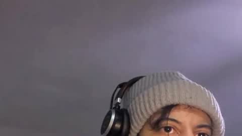Snapshot of vredesbyrd5 chatting on January 17, 3:22 am VRED online show from January 17, 3:22 am