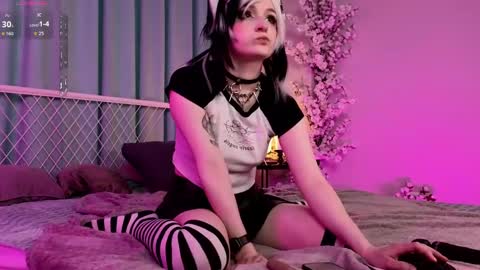 vronnier online show from April 25, 4:15 pm