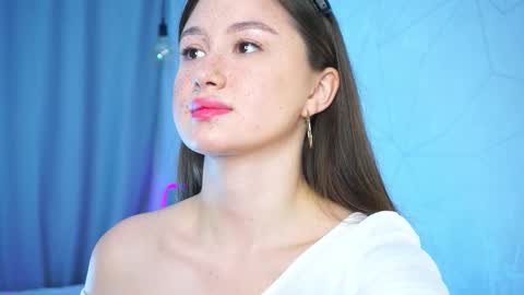 Snapshot of vvilly_wonka chatting on December 15, 1:43 am Ethal - thank you for thumb up online show from December 15, 1:43 am