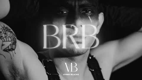 Snapshot of vynny_blacke_ chatting on February 25, 5:28 am Vynny Blacke online show from February 25, 5:28 am