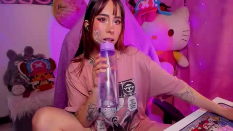 AIKA  online show from October 25, 8:58 pm