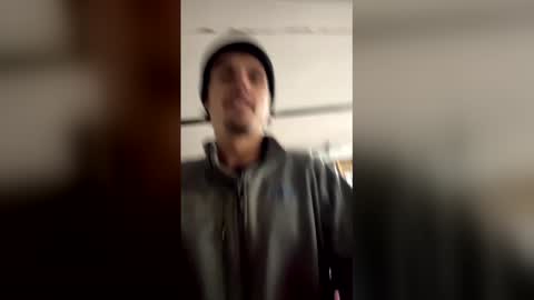 Snapshot of wakaan76 chatting on February 22, 1:18 am wakaan76 online show from February 22, 1:18 am