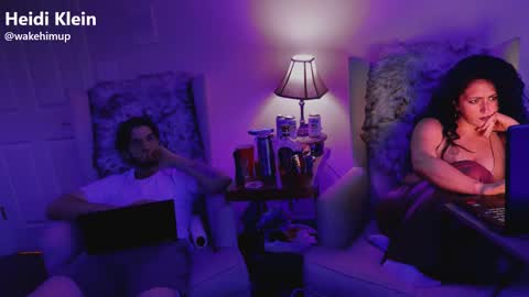 wakehimup online show from November 18, 5:12 am