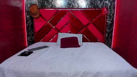 waleska   online show from November 23, 12:05 pm