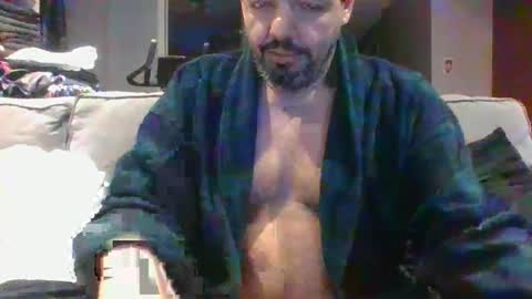 Snapshot of walker033 chatting on March 7, 4:35 am walker033 online show from March 7, 4:35 am