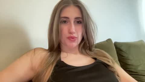 walkiria19 online show from April 9, 4:45 pm