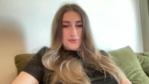 Snapshot of walkiria19 chatting on June 19, 5:01 am walkiria19 online show from June 19, 5:01 am