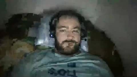 Snapshot of wally792 chatting on March 10, 3:12 am Vali online show from March 10, 3:12 am