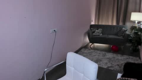 Snapshot of waltera_white chatting on February 15, 2:58 pm Jessica and Waltera online show from February 15, 2:58 pm