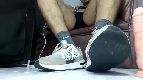 Snapshot of waltherfeet_ chatting on May 16, 3:11 pm WaltherFeet online show from May 16, 3:11 pm