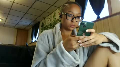wanderlustgaal online show from July 3, 7:31 pm