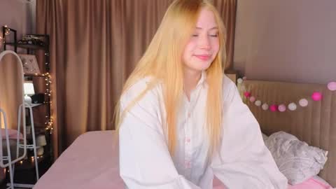 Amelia online show from May 29, 6:17 pm