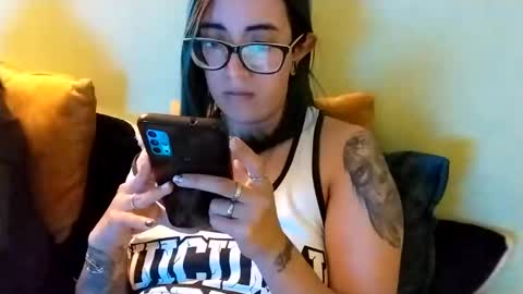 Snapshot of waningrosee chatting on January 3, 11:23 pm Waningrose Lu online show from January 3, 11:23 pm