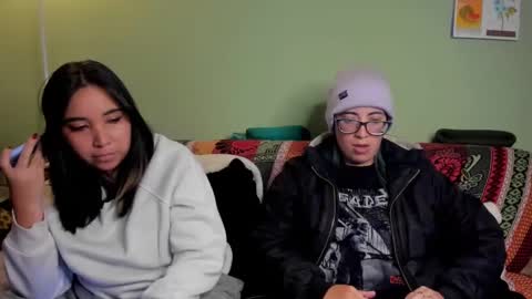 Snapshot of waningrosee chatting on February 16, 2:42 am Waningrose Lu online show from February 16, 2:42 am