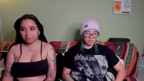 Snapshot of waningrosee chatting on February 16, 5:48 am Waningrose Lu online show from February 16, 5:48 am