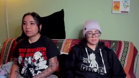 Snapshot of waningrosee chatting on February 19, 1:18 am Waningrose Lu online show from February 19, 1:18 am