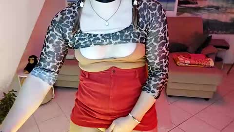 Snapshot of wannafeelitall chatting on January 6, 1:42 am Emilia inst online show from January 6, 1:42 am